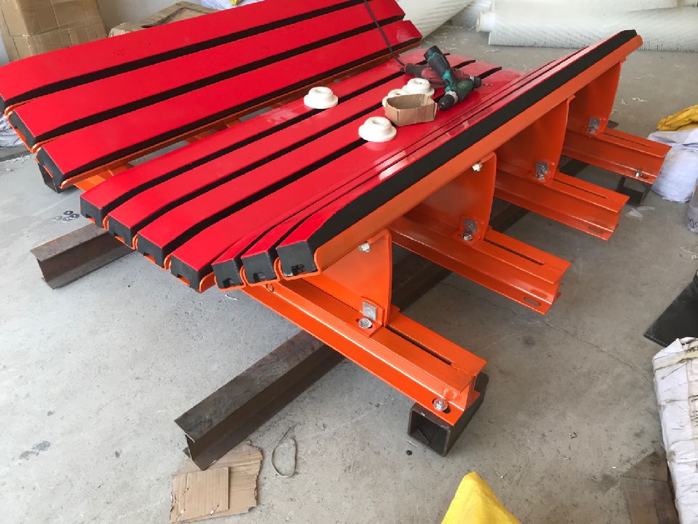 皮带机缓冲床